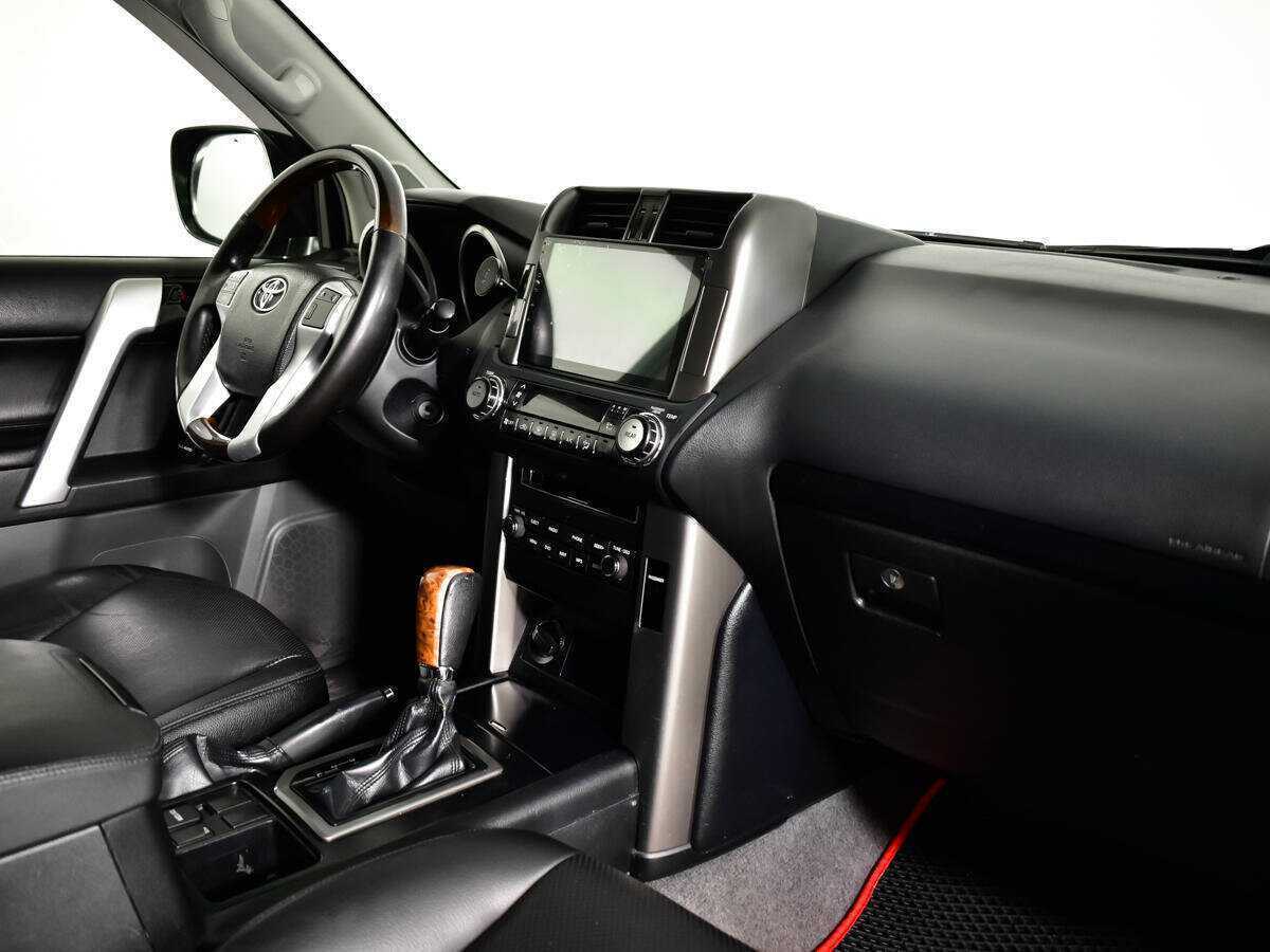 Toyota Land Cruiser Prado с пробегом — 2011 год. Фото: #8