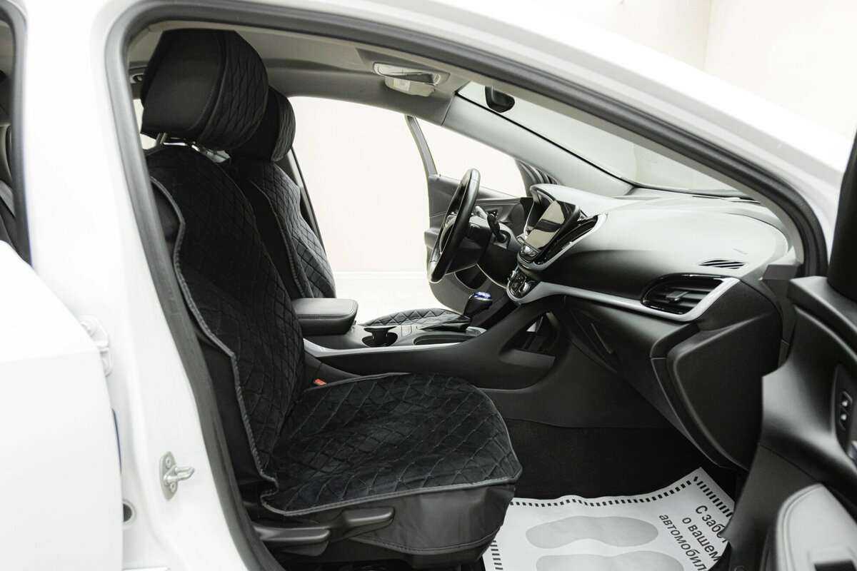 Chevrolet Volt с пробегом — 2016 год. Фото: #17