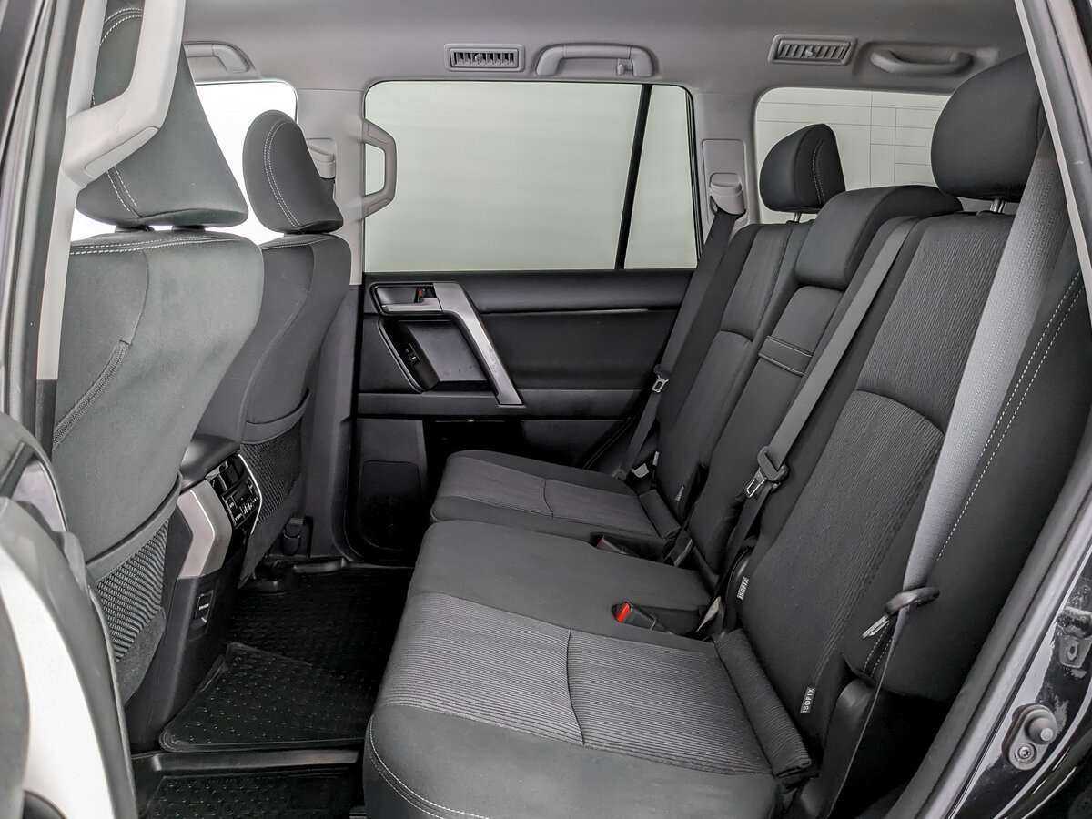 Toyota Land Cruiser Prado с пробегом — 2018 год. Фото: #9