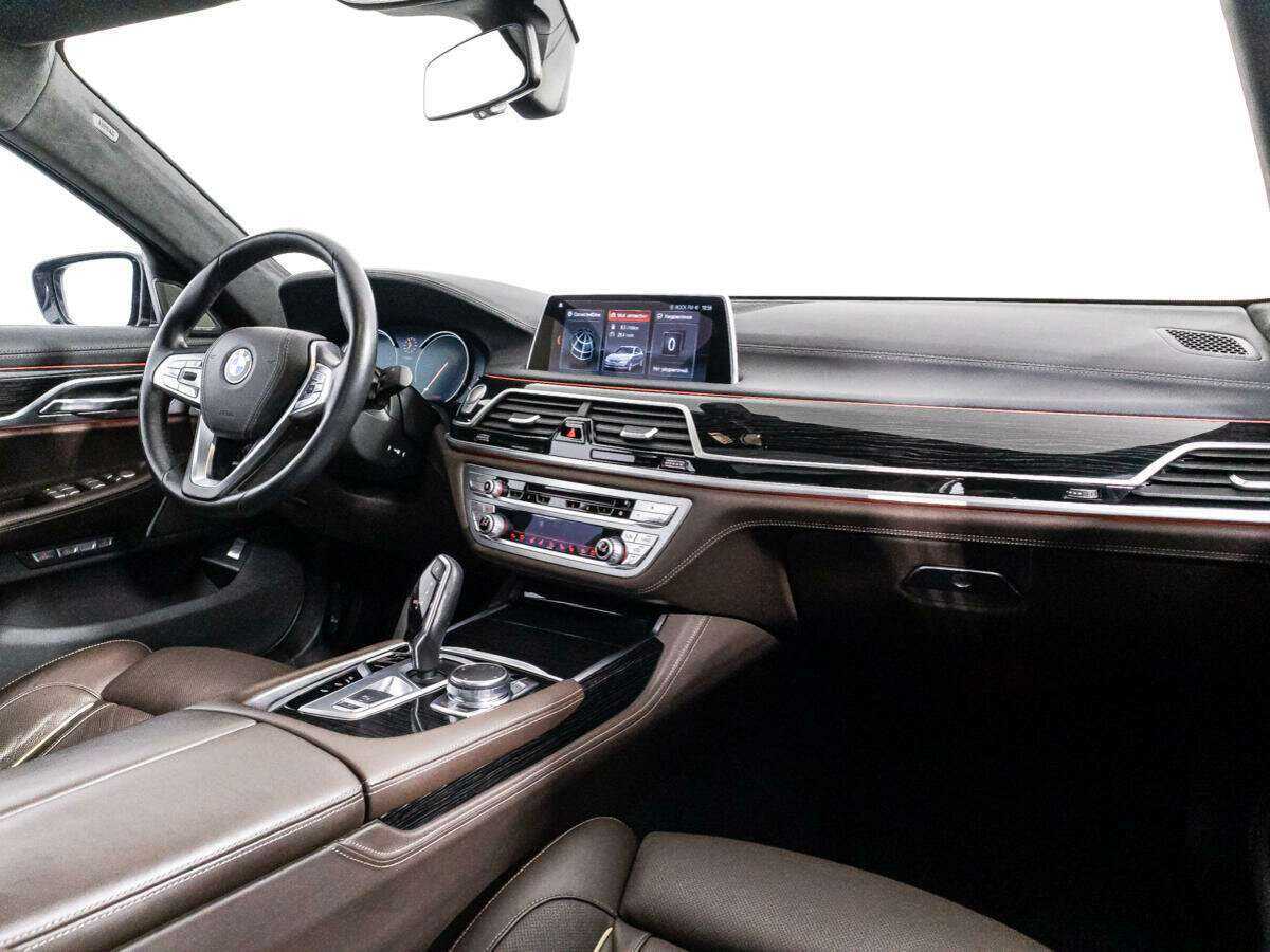 BMW 7 серии с пробегом — 2018 год. Фото: #8