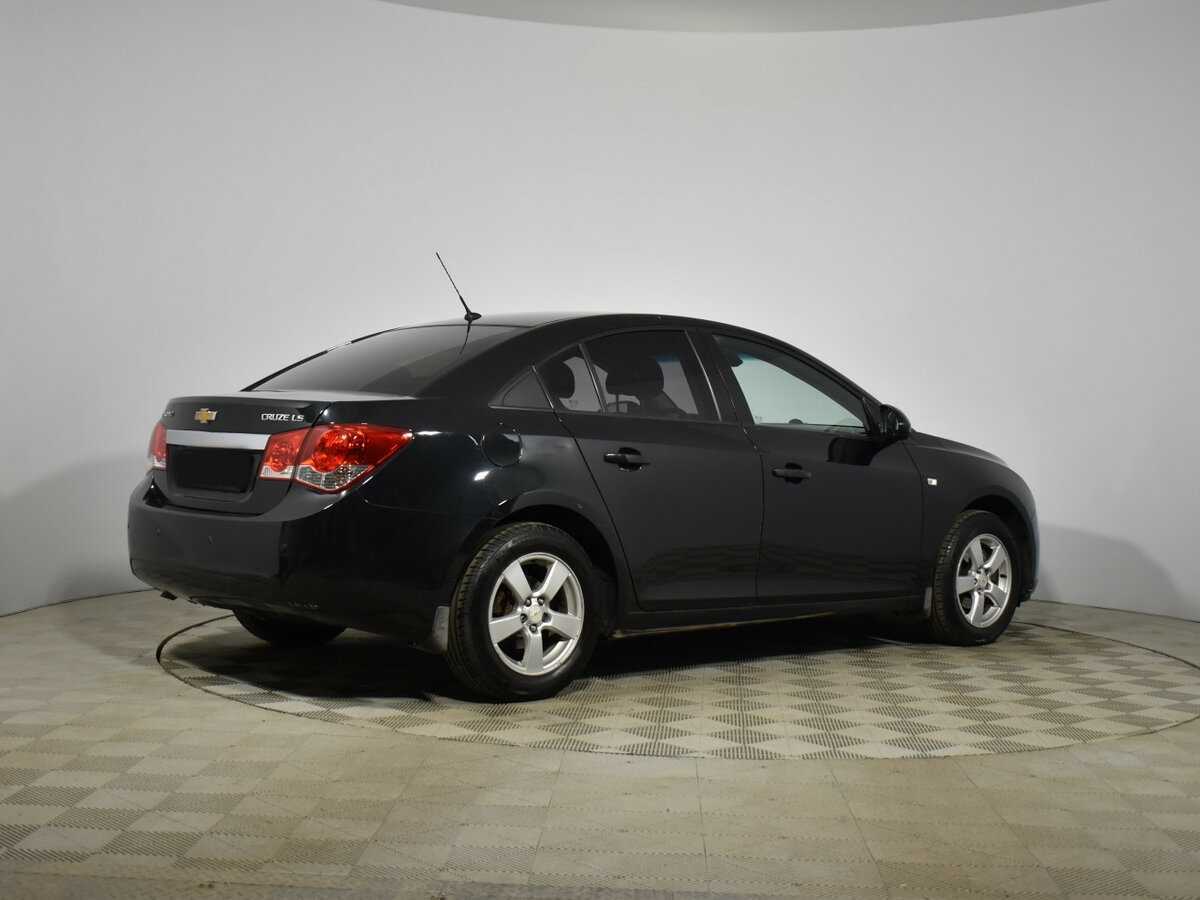 Chevrolet Cruze с пробегом — 2011 год. Фото: #4
