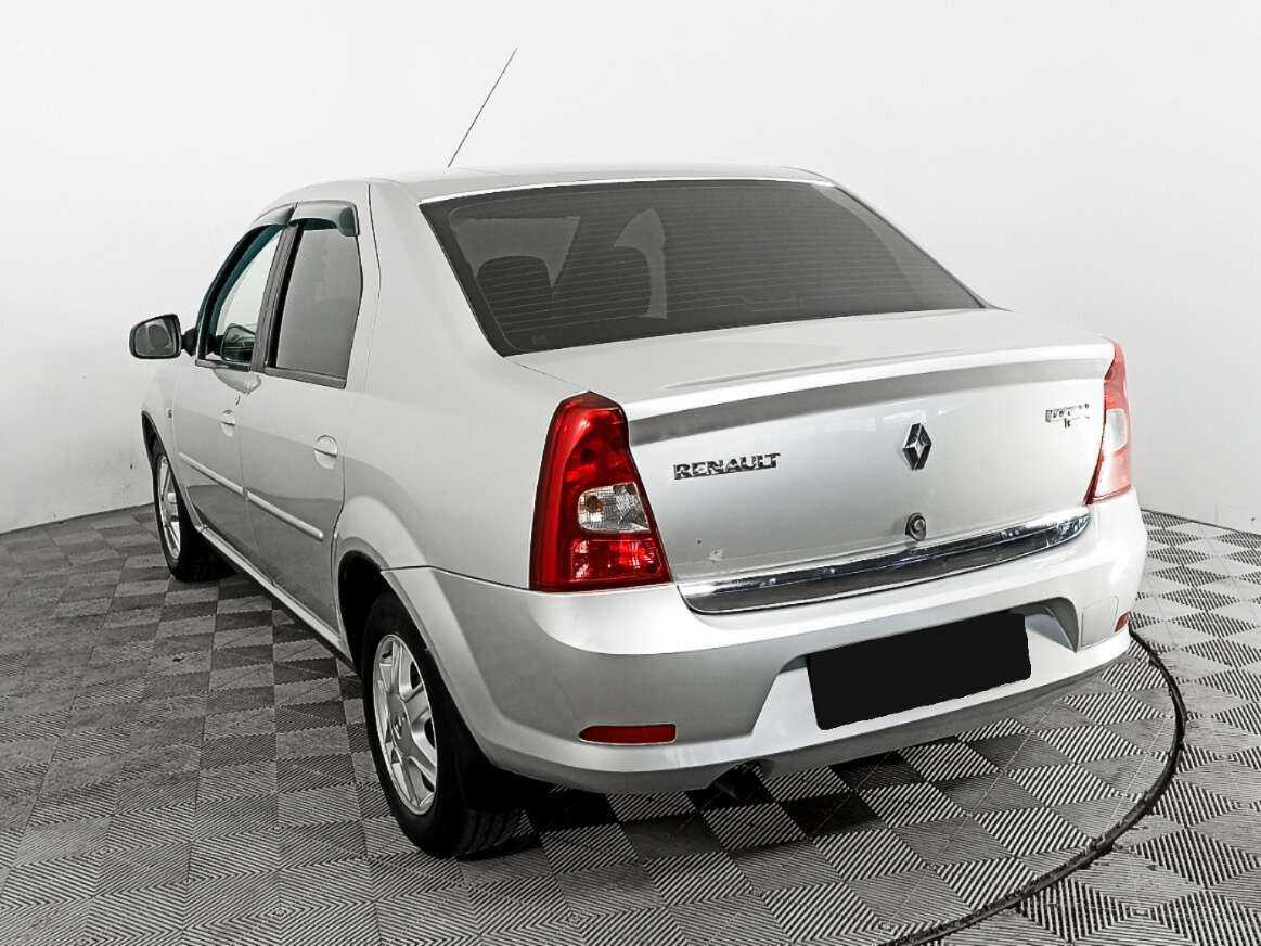 Renault Logan с пробегом — 2012 год. Фото: #6