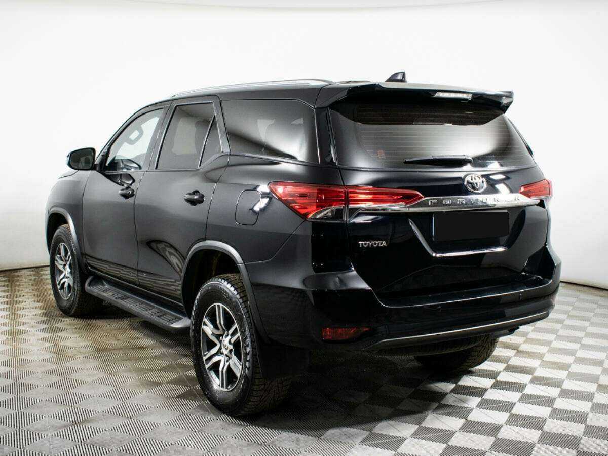 Toyota Fortuner с пробегом — 2018 год. Фото: #5
