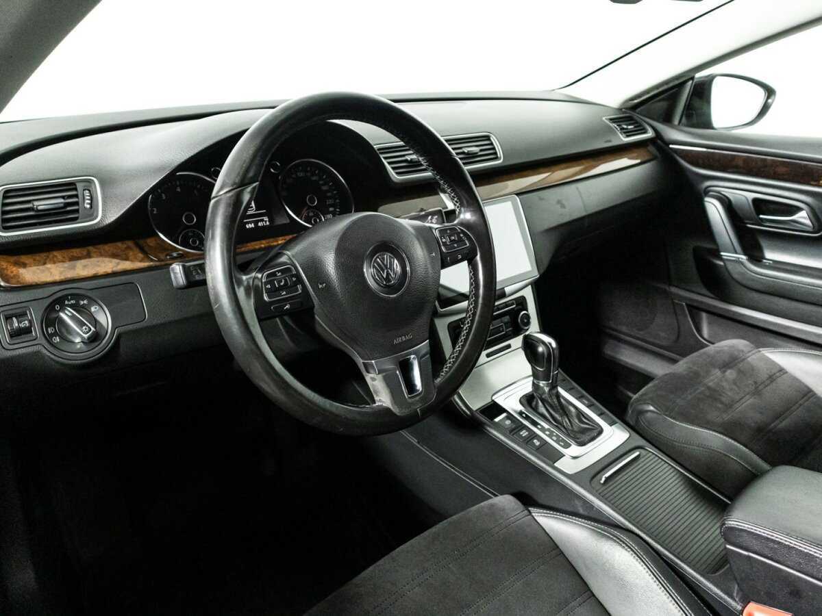 Volkswagen Passat CC с пробегом — 2011 год. Фото: #10