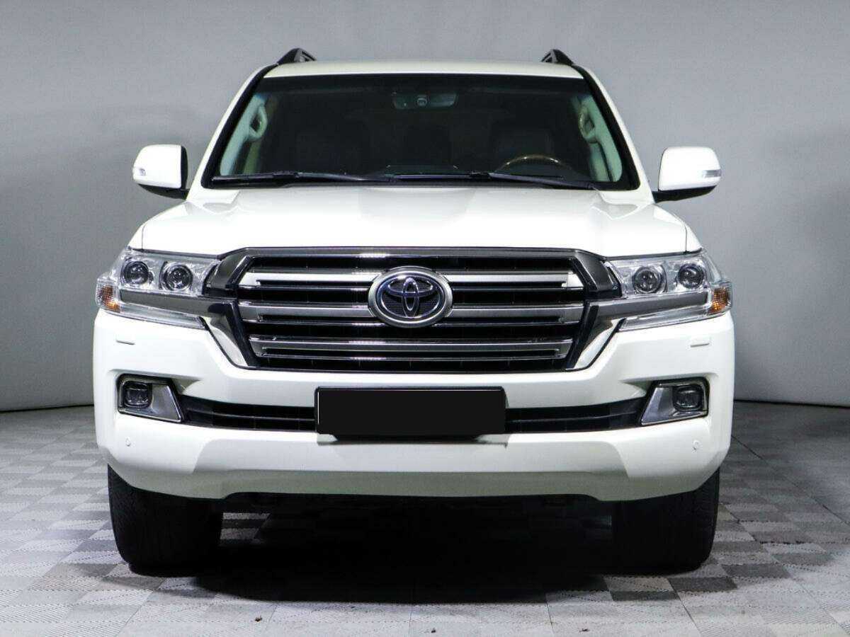 Toyota Land Cruiser с пробегом — 2017 год. Фото: #1