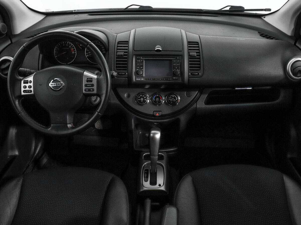 Nissan Note с пробегом — 2010 год. Фото: #9