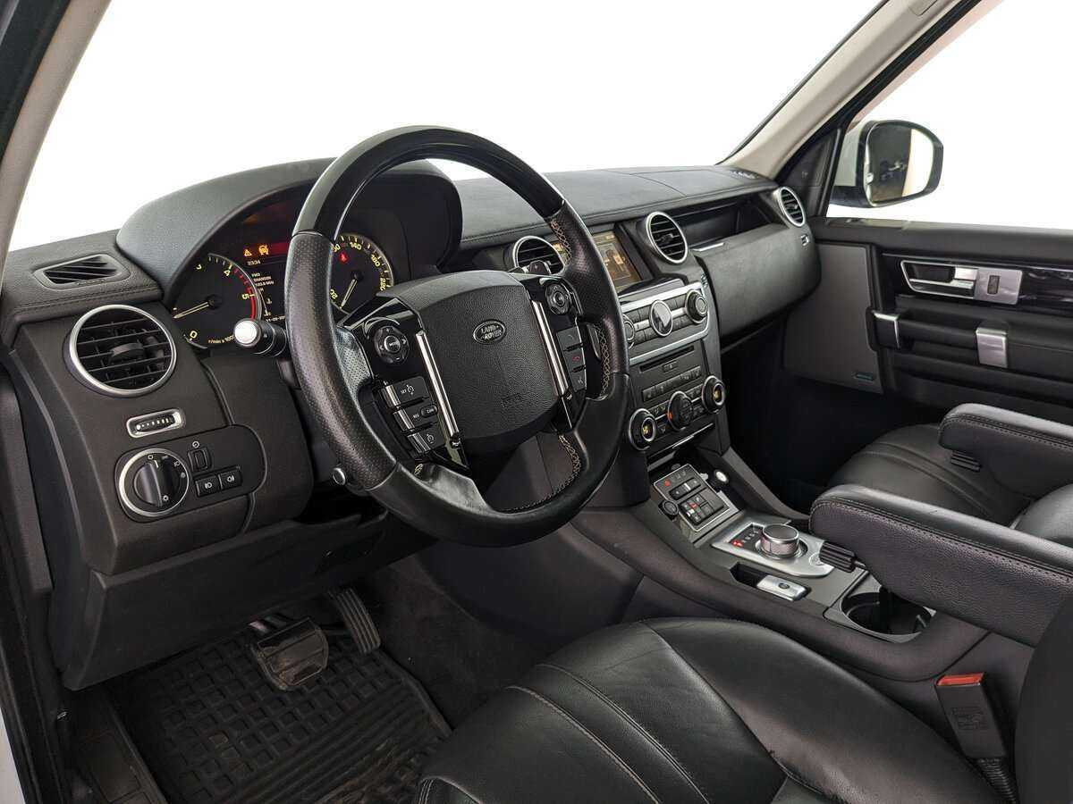 Land Rover Discovery с пробегом — 2015 год. Фото: #10