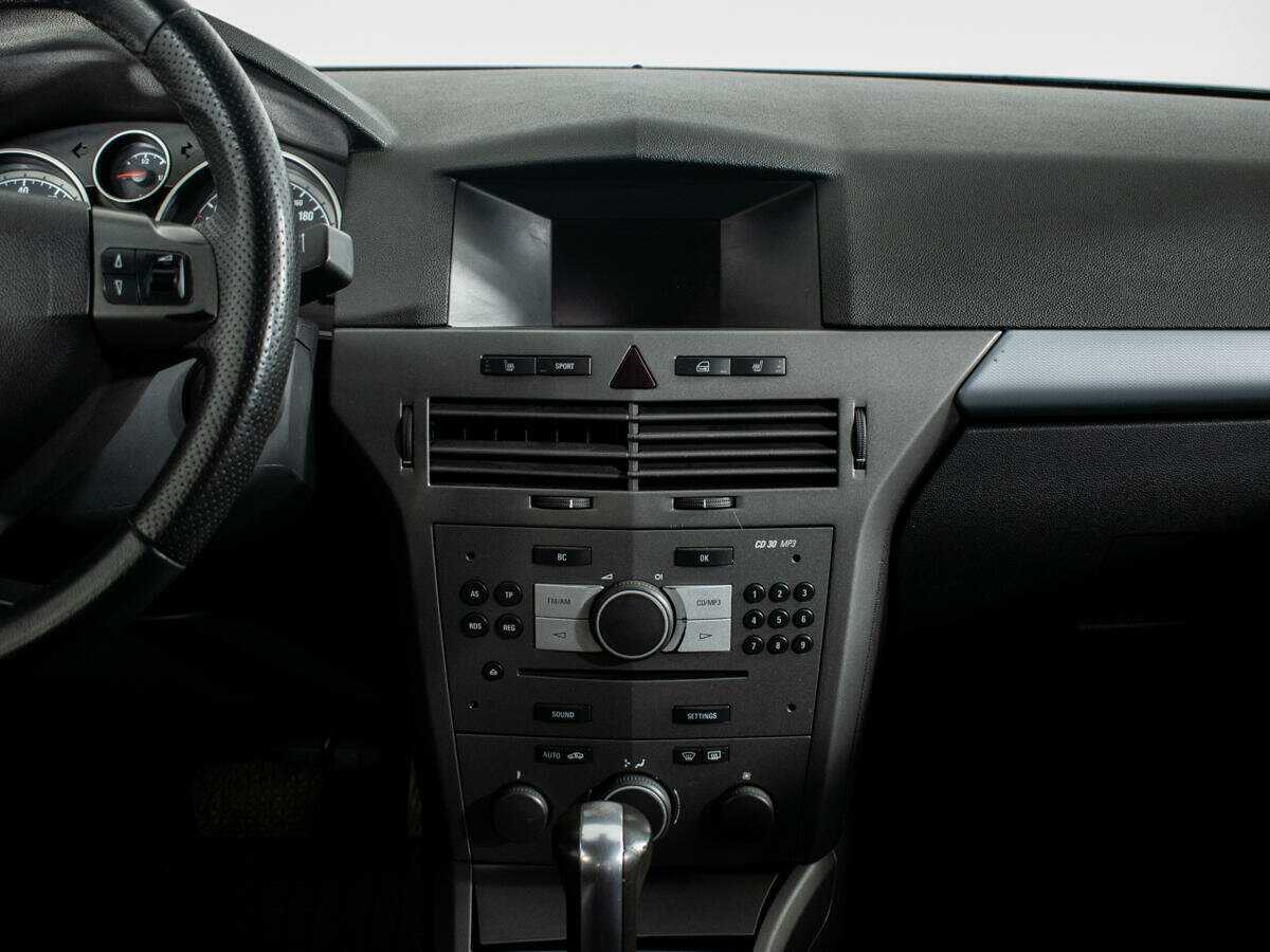 Opel Astra с пробегом — 2006 год. Фото: #8
