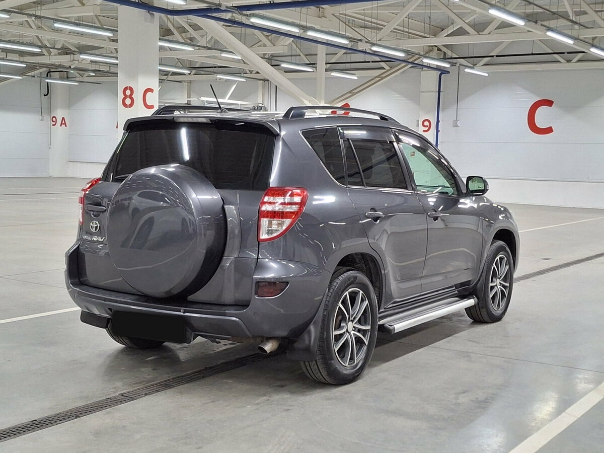Toyota RAV4 с пробегом — 2011 год. Фото: #4