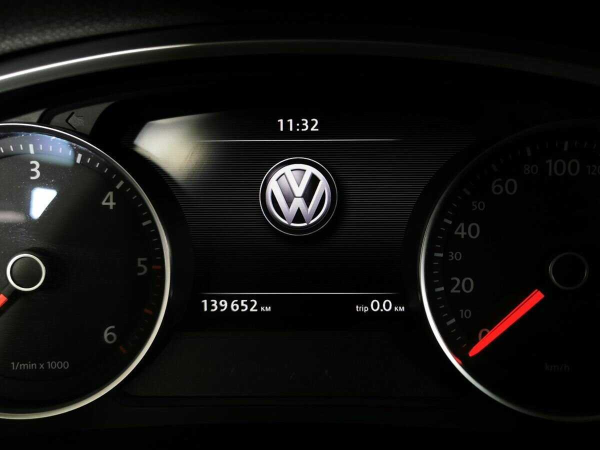 Volkswagen Touareg с пробегом — 2011 год. Фото: #16
