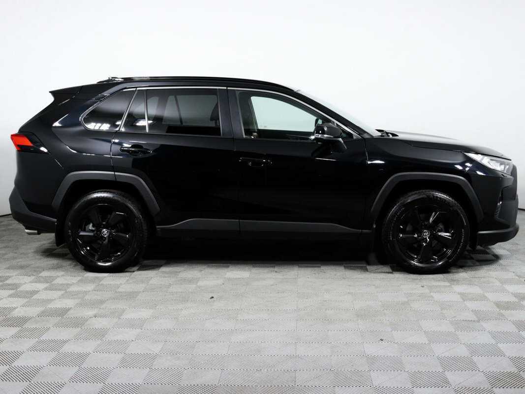 Toyota RAV4 с пробегом — 2020 год. Фото: #3