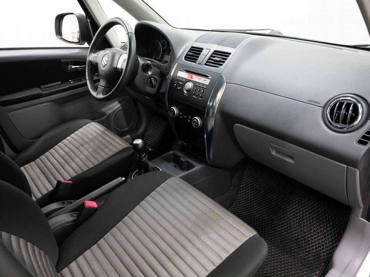 Suzuki SX4 с пробегом — 2013 год. Фото: #9