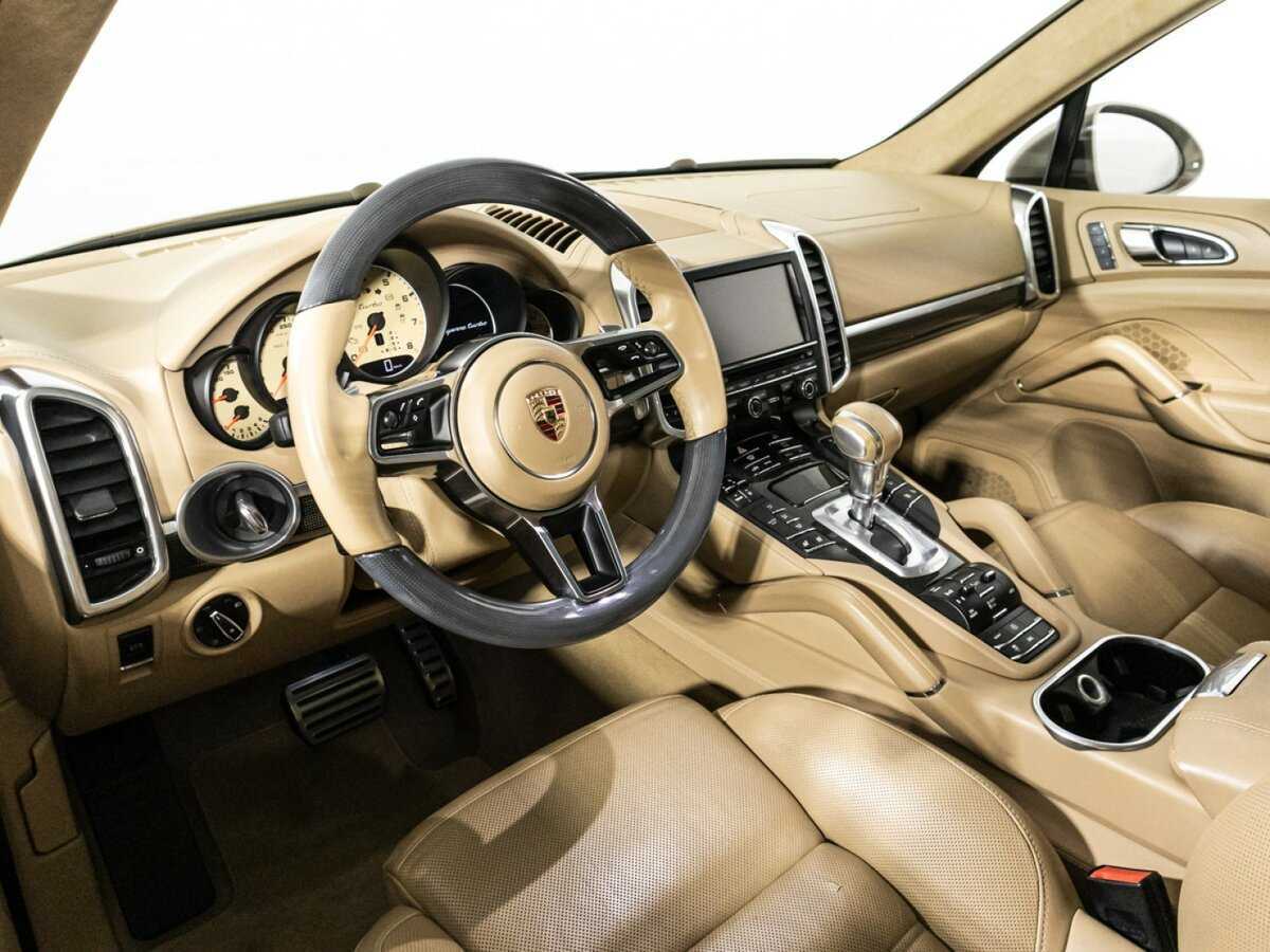 Porsche Cayenne с пробегом — 2015 год. Фото: #10