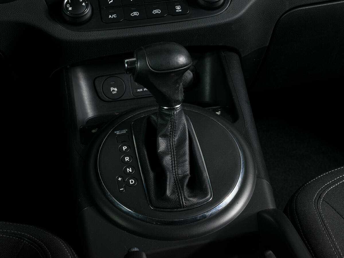 Kia Sportage с пробегом — 2010 год. Фото: #14