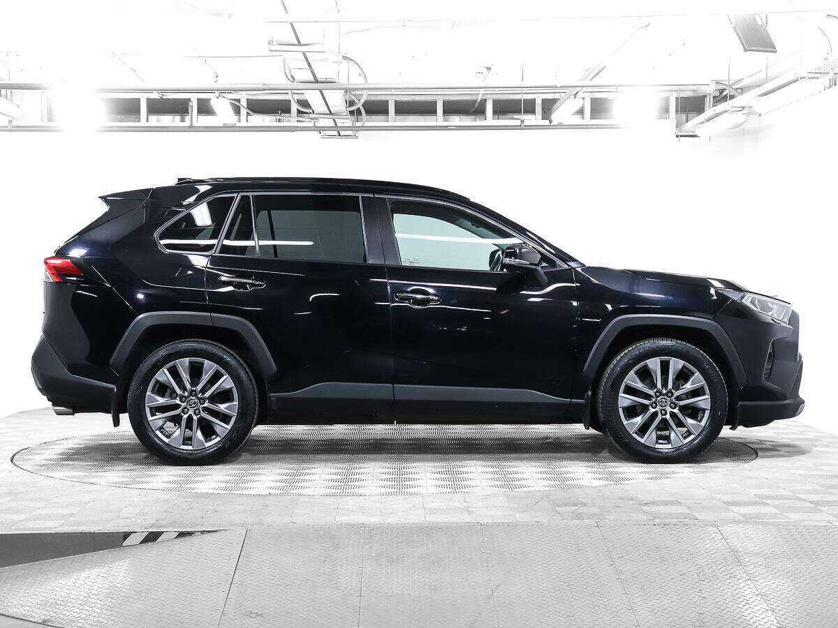 Toyota RAV4 с пробегом — 2019 год. Фото: #3