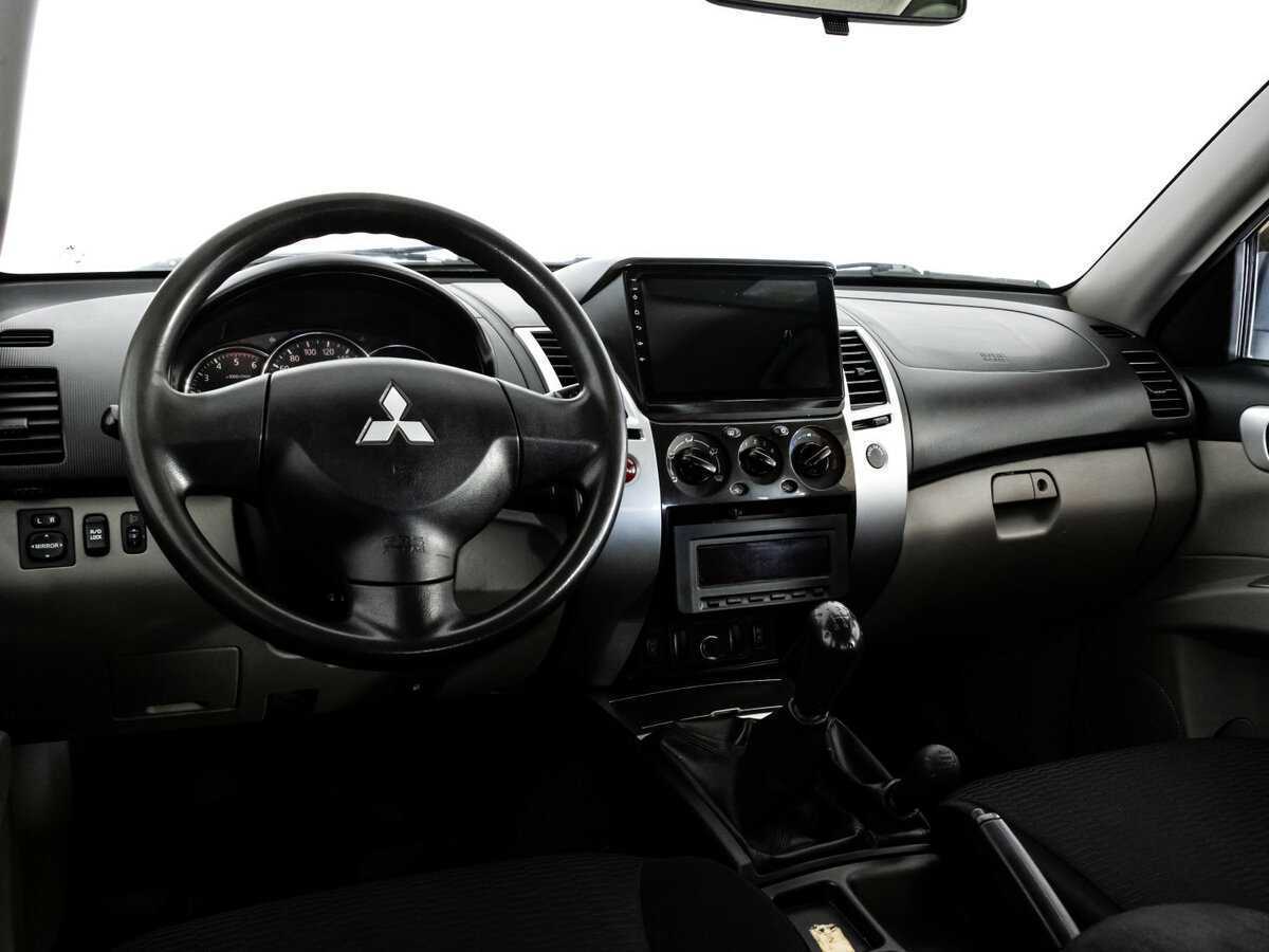 Mitsubishi Pajero Sport с пробегом — 2011 год. Фото: #8