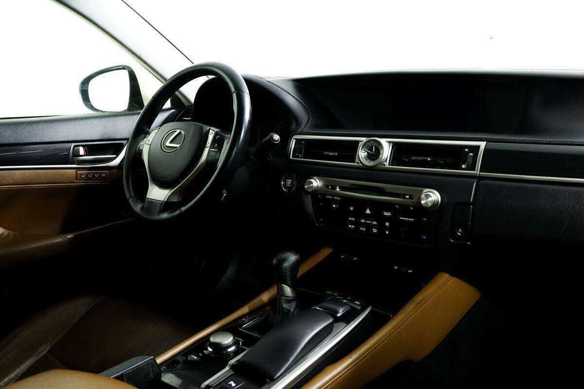 Lexus GS с пробегом — 2012 год. Фото: #8
