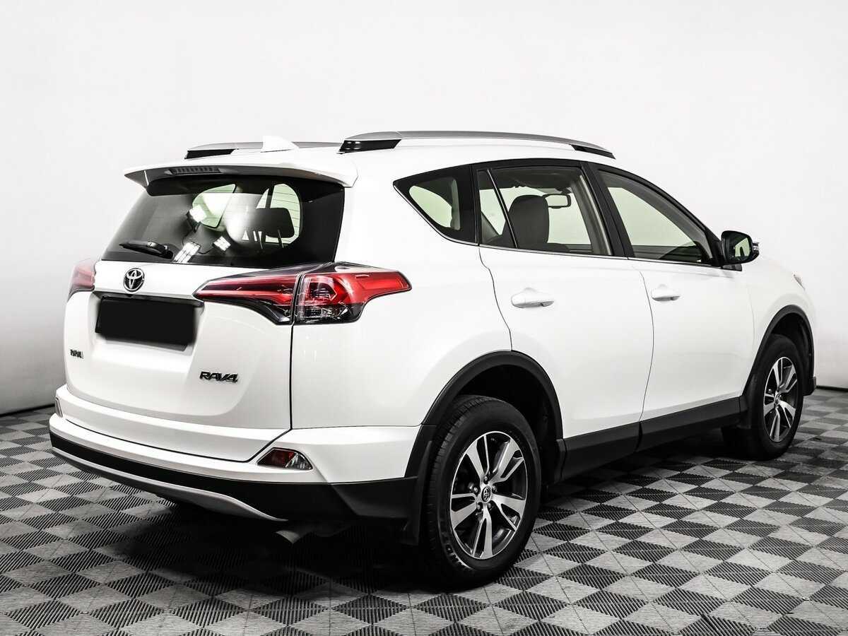 Toyota RAV4 с пробегом — 2016 год. Фото: #4