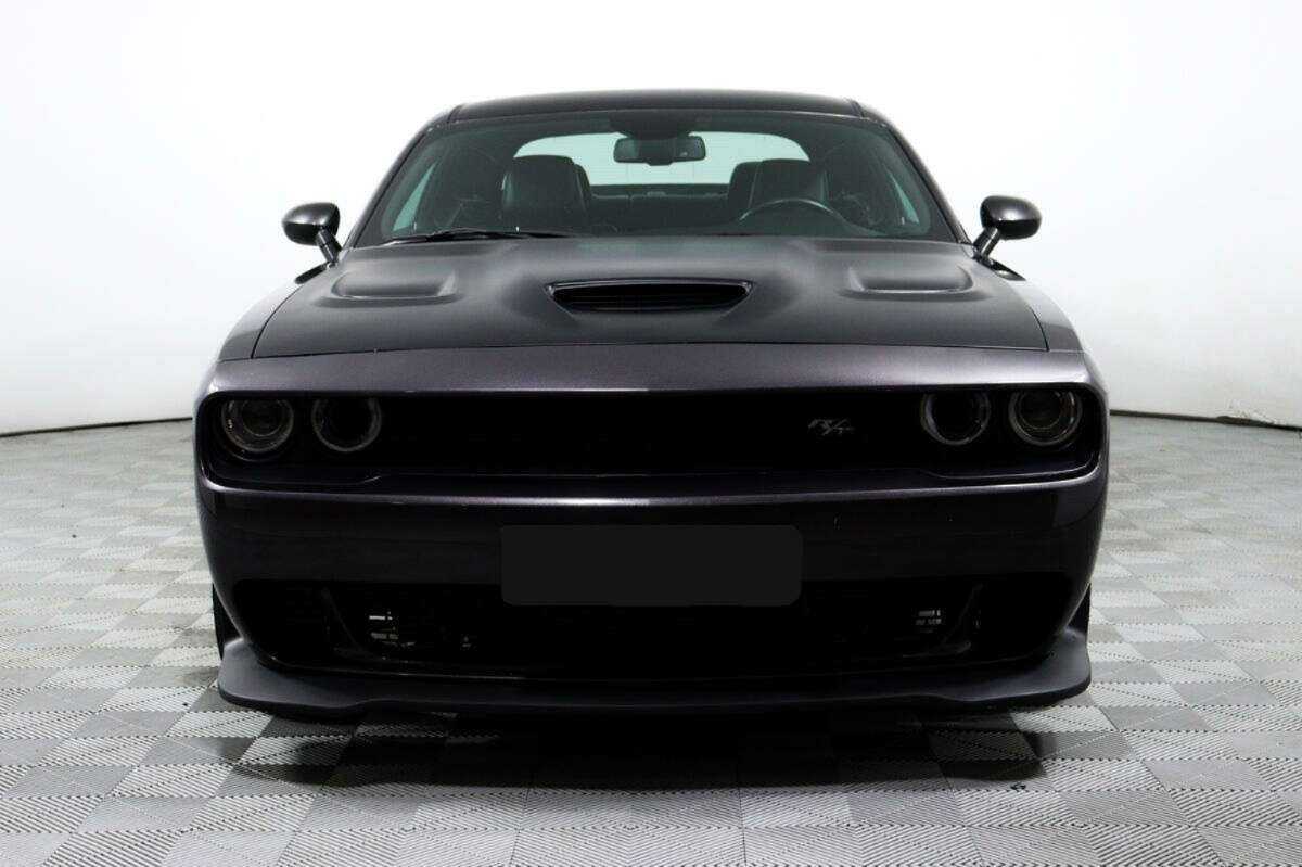 Dodge Challenger с пробегом — 2020 год. Фото: #1