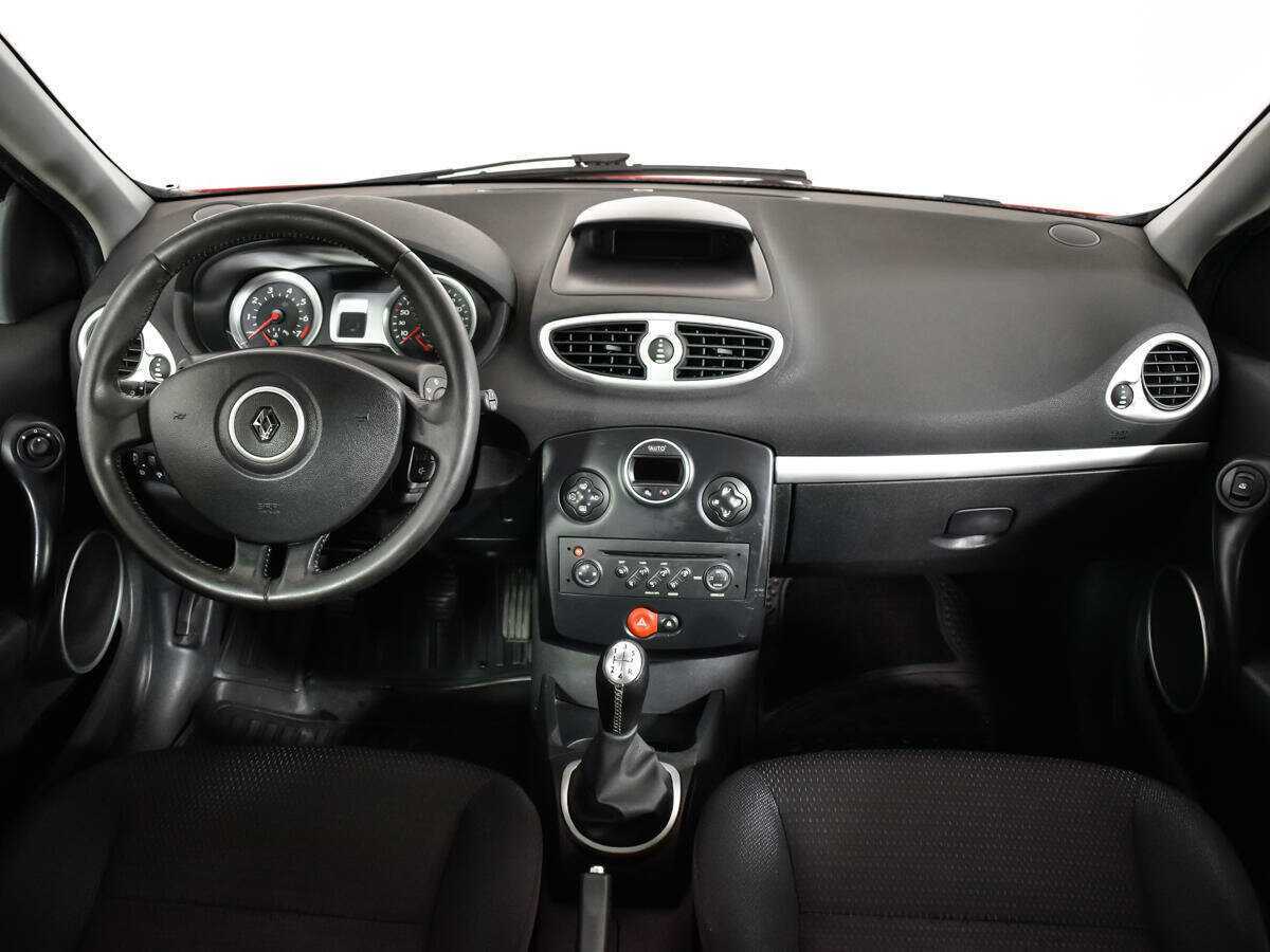 Renault Clio с пробегом — 2007 год. Фото: #11