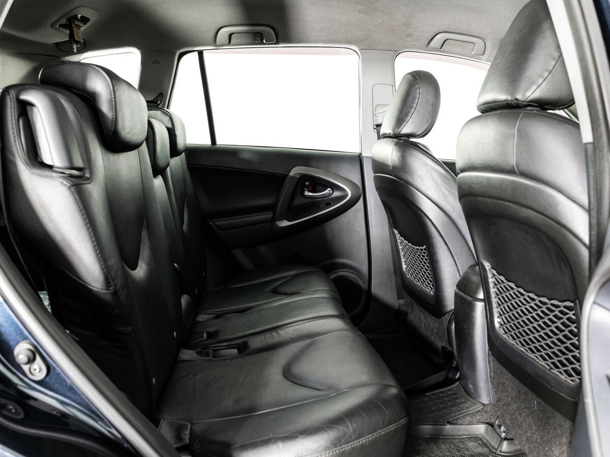 Toyota RAV4 с пробегом — 2011 год. Фото: #14