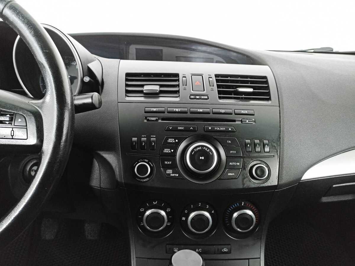 Mazda 3 с пробегом — 2011 год. Фото: #12