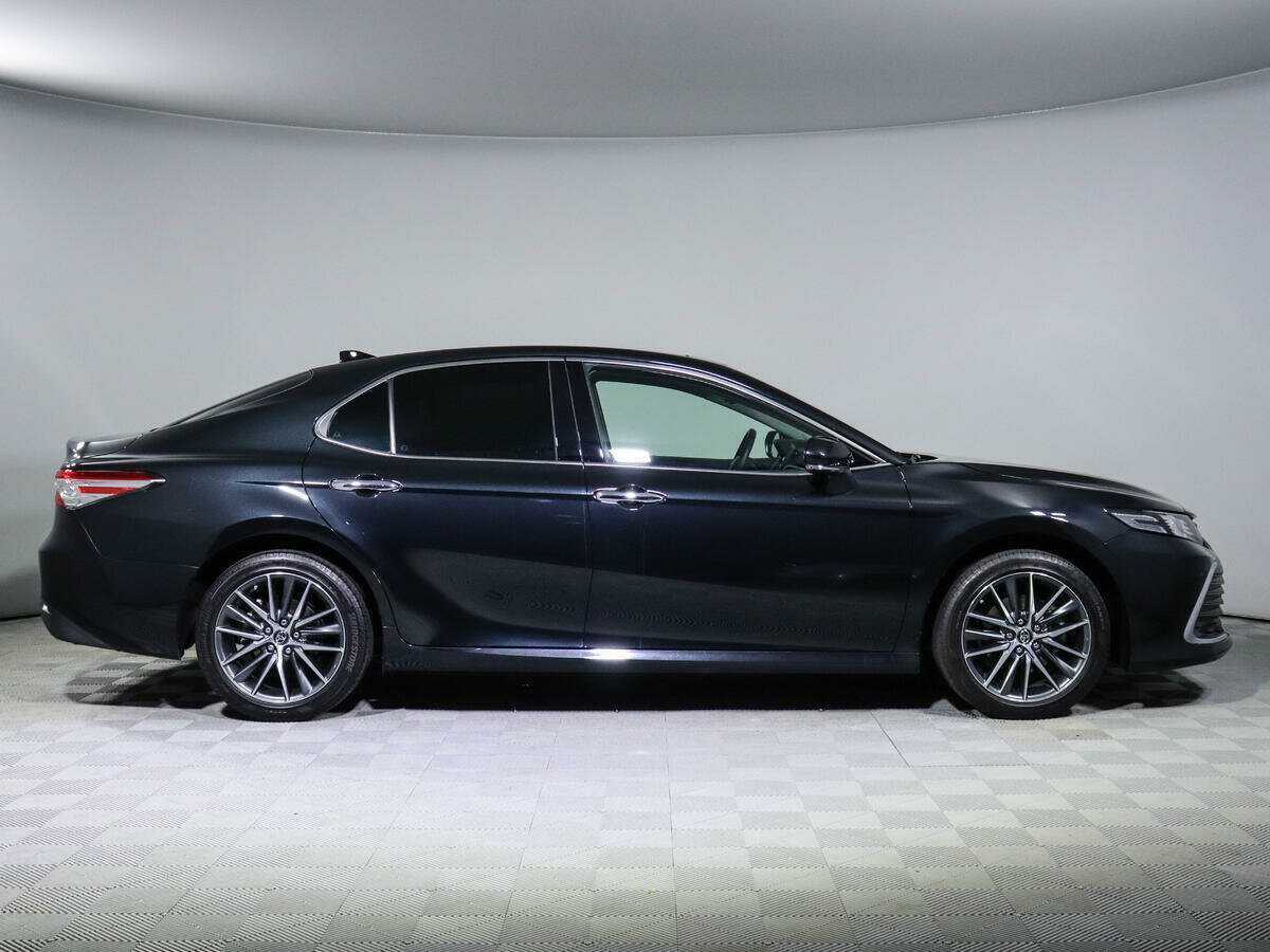Toyota Camry с пробегом — 2023 год. Фото: #2