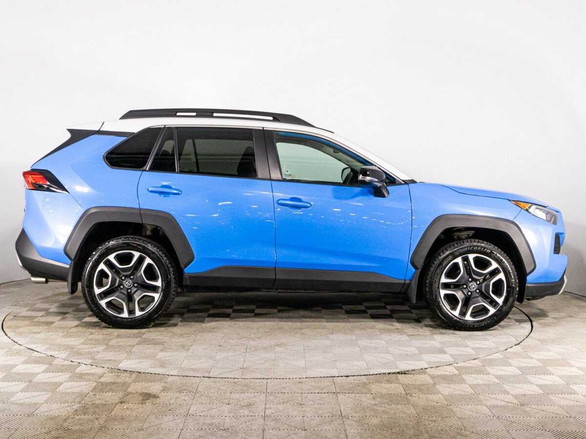 Toyota RAV4 с пробегом — 2019 год. Фото: #3