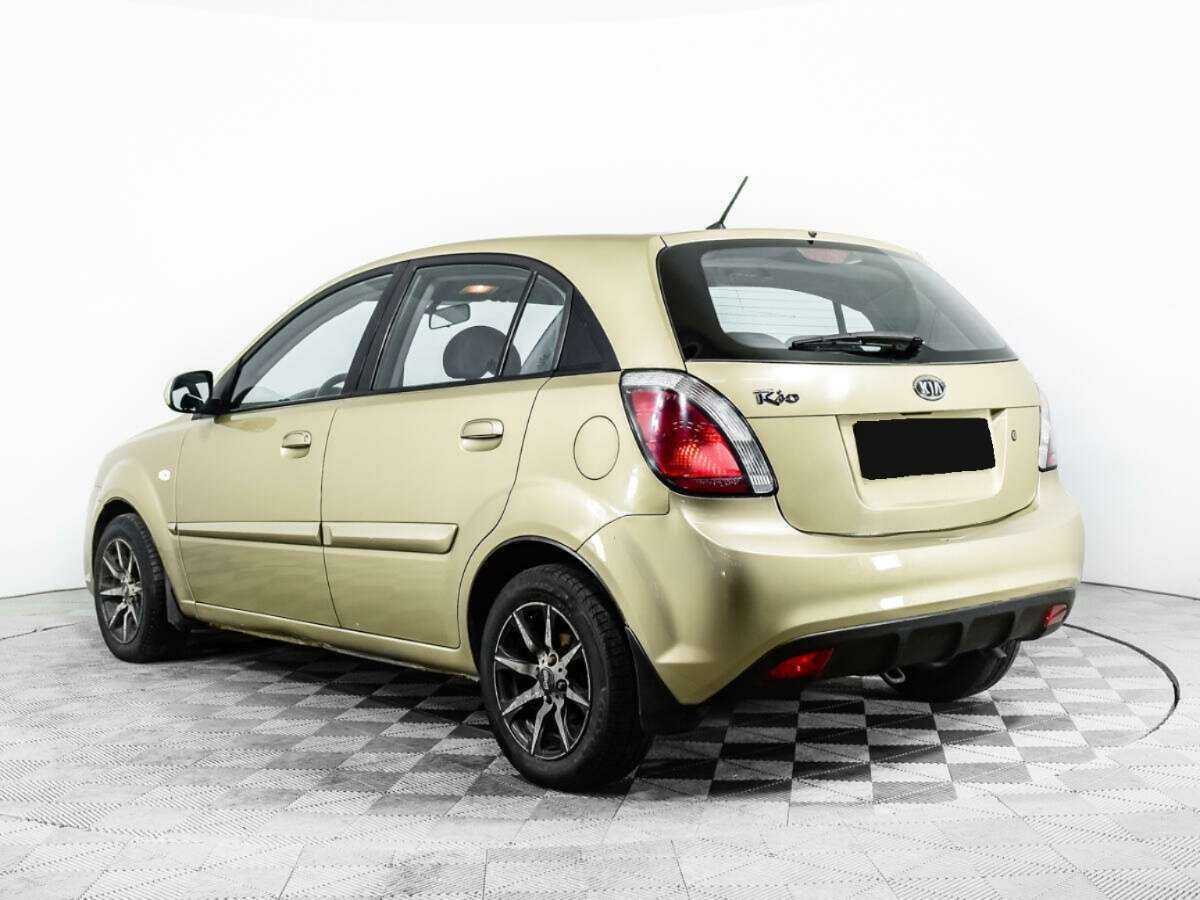 Kia Rio с пробегом — 2010 год. Фото: #6