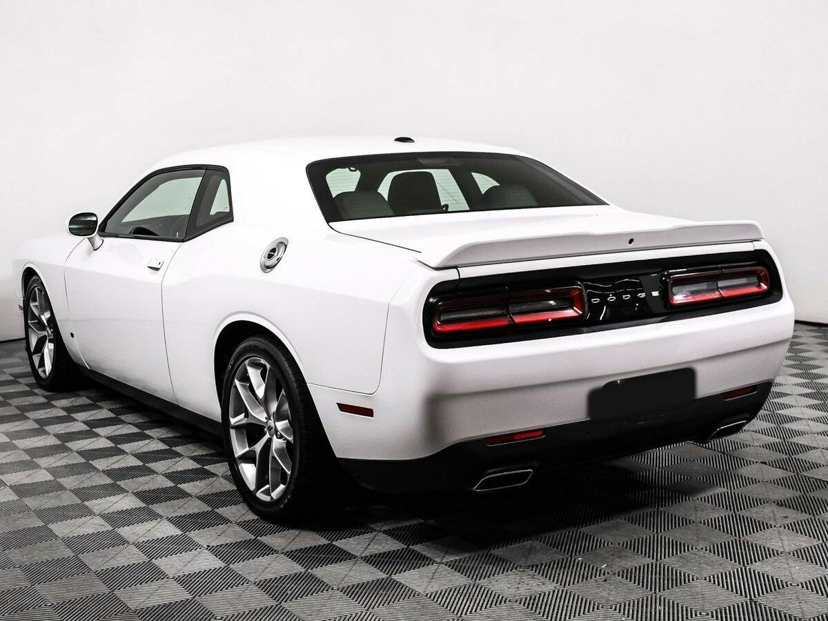 Dodge Challenger с пробегом — 2022 год. Фото: #6