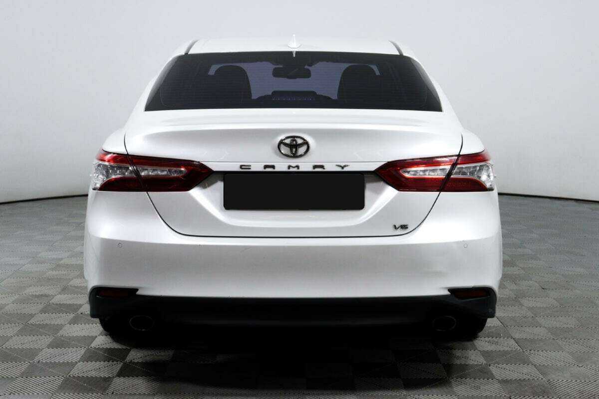 Toyota Camry с пробегом — 2019 год. Фото: #5