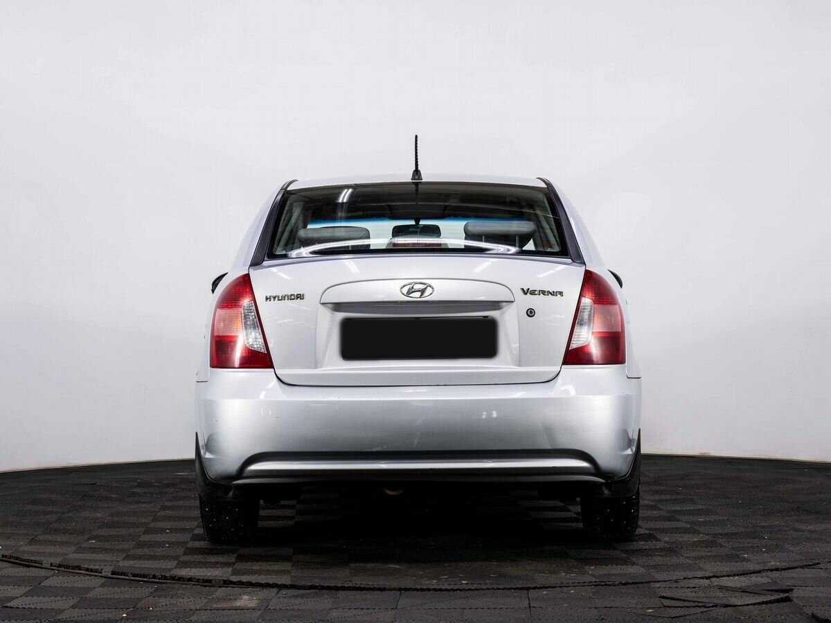 Hyundai Verna с пробегом — 2006 год. Фото: #4