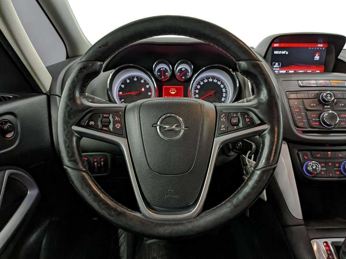 Opel Zafira с пробегом — 2014 год. Фото: #17