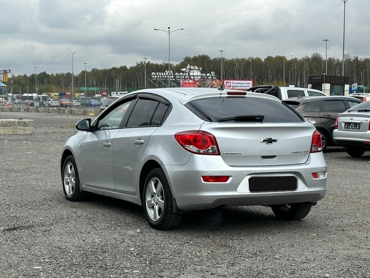 Chevrolet Cruze с пробегом — 2012 год. Фото: #3