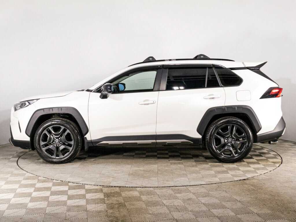 Toyota RAV4 с пробегом — 2022 год. Фото: #6