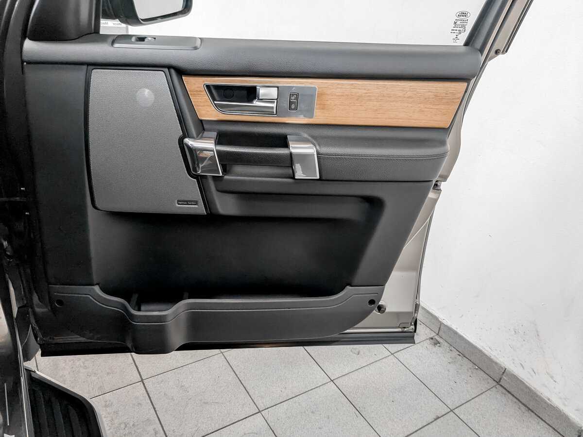 Land Rover Discovery с пробегом — 2013 год. Фото: #23