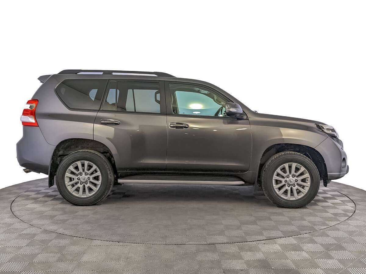 Toyota Land Cruiser Prado с пробегом — 2016 год. Фото: #3