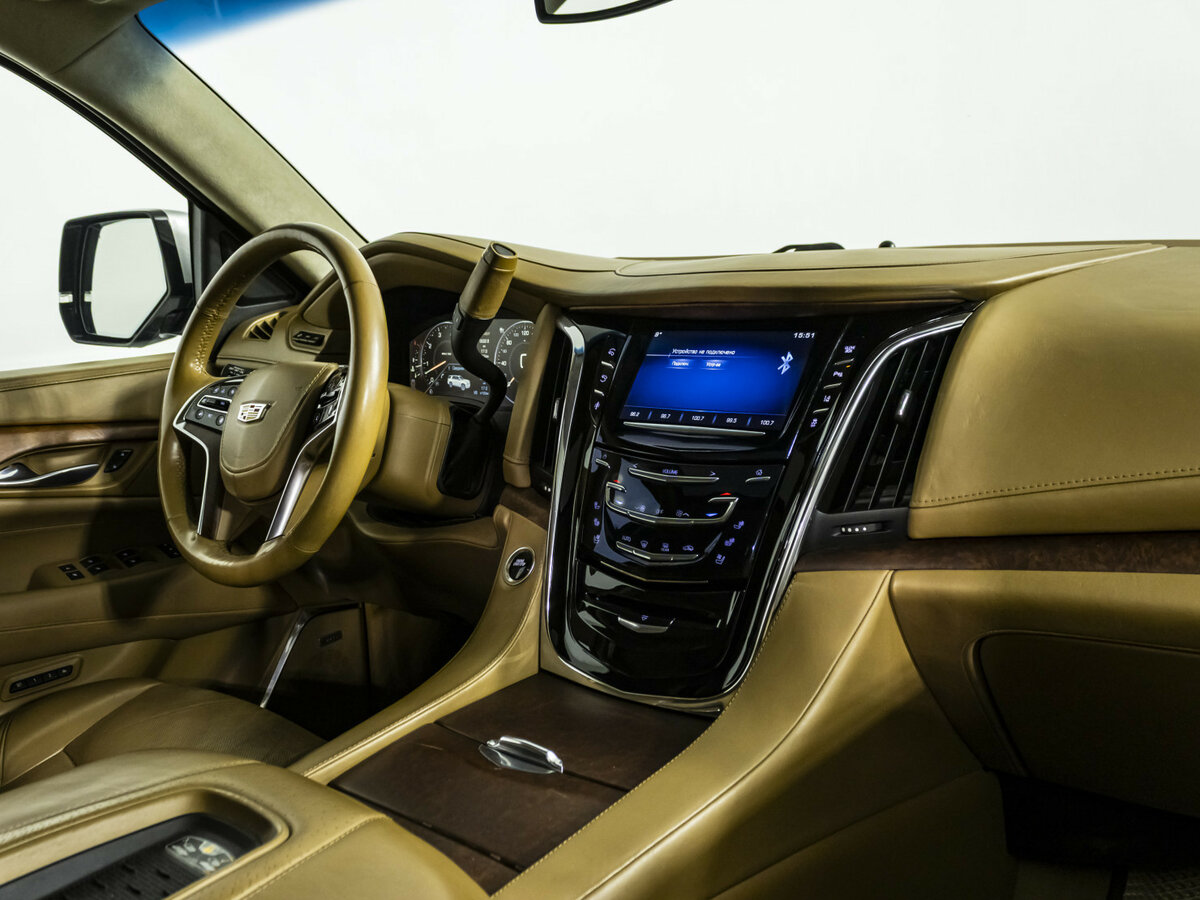 Cadillac Escalade с пробегом — 2015 год. Фото: #8