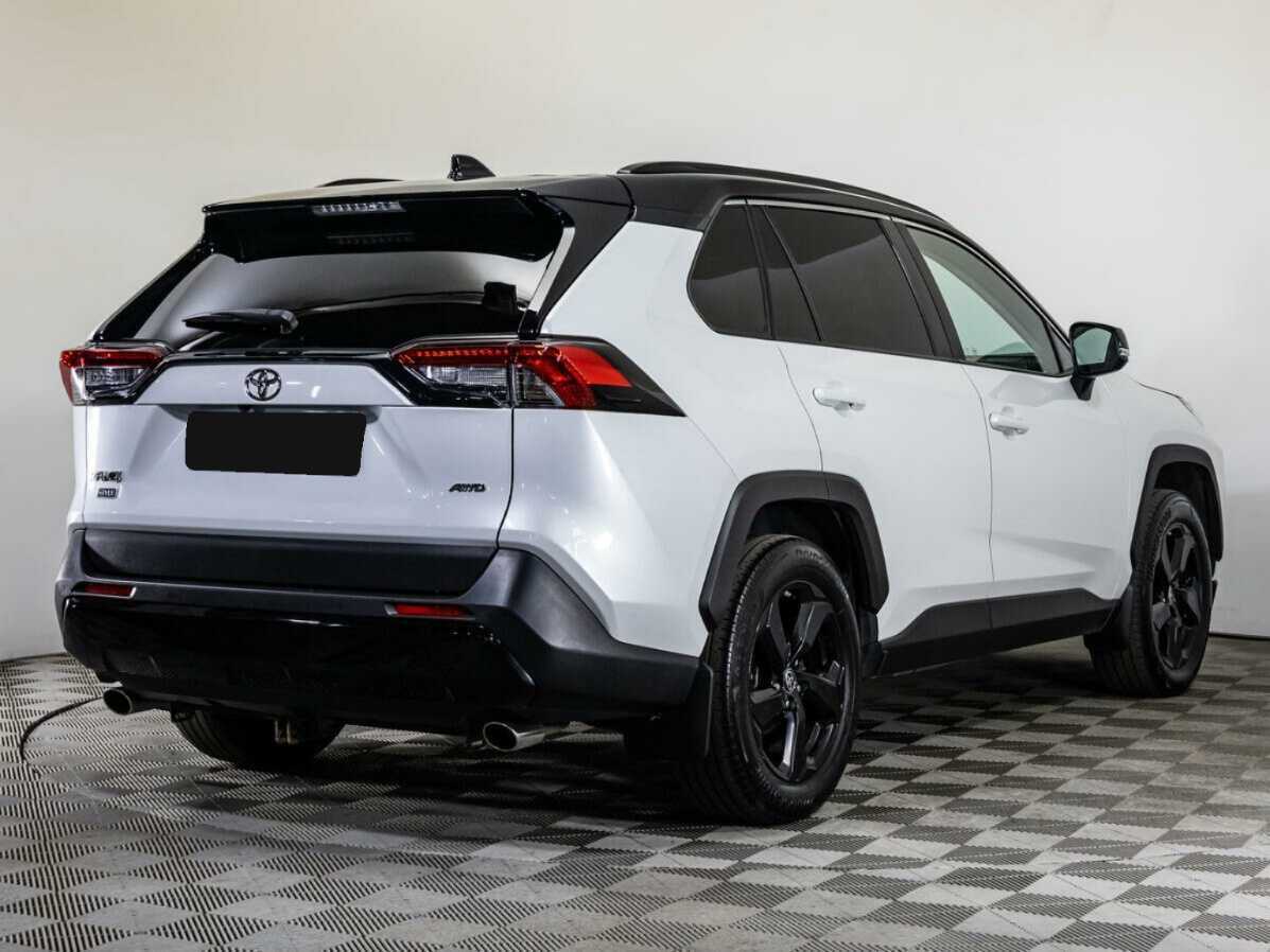 Toyota RAV4 с пробегом — 2021 год. Фото: #4