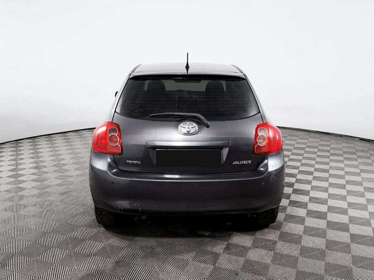 Toyota Auris с пробегом — 2008 год. Фото: #5