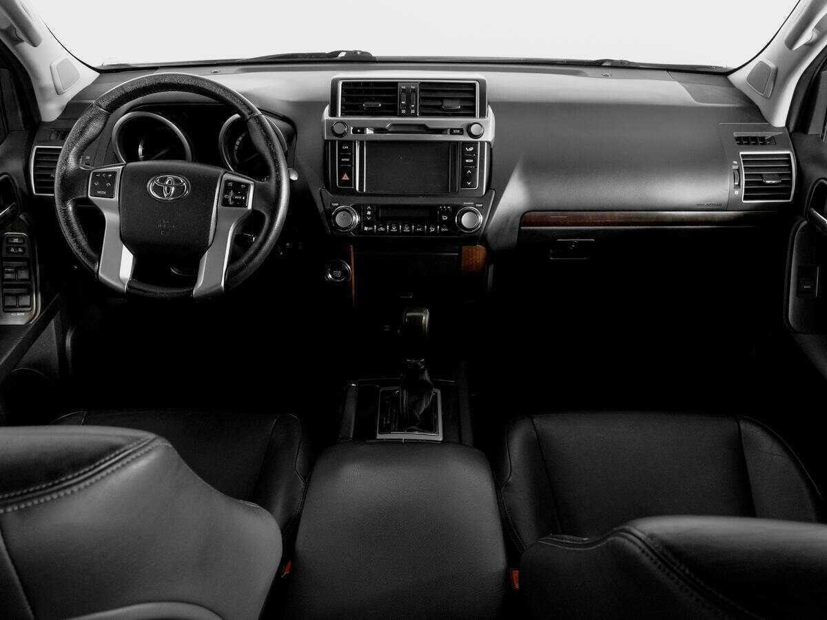 Toyota Land Cruiser Prado с пробегом — 2017 год. Фото: #11