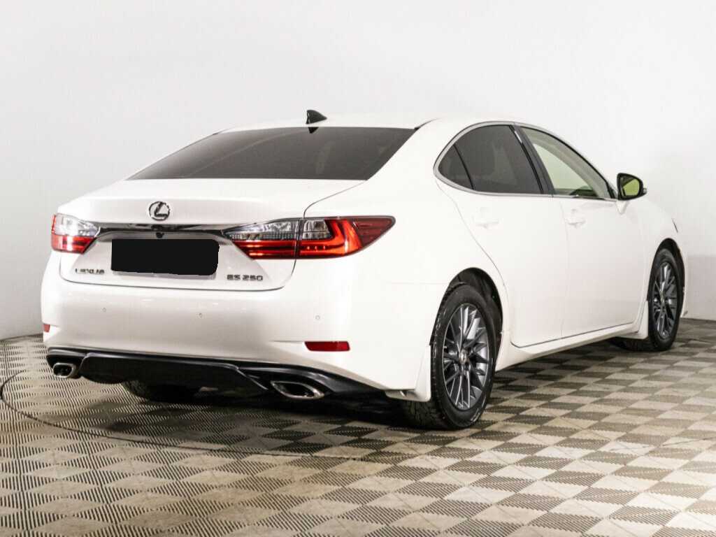 Lexus ES с пробегом — 2017 год. Фото: #4
