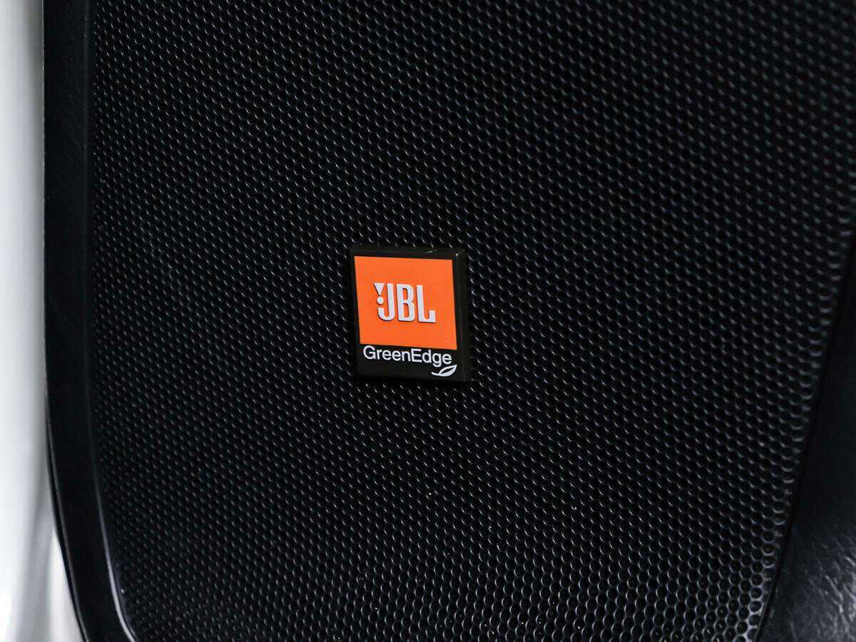 Toyota Highlander с пробегом — 2015 год. Фото: #15