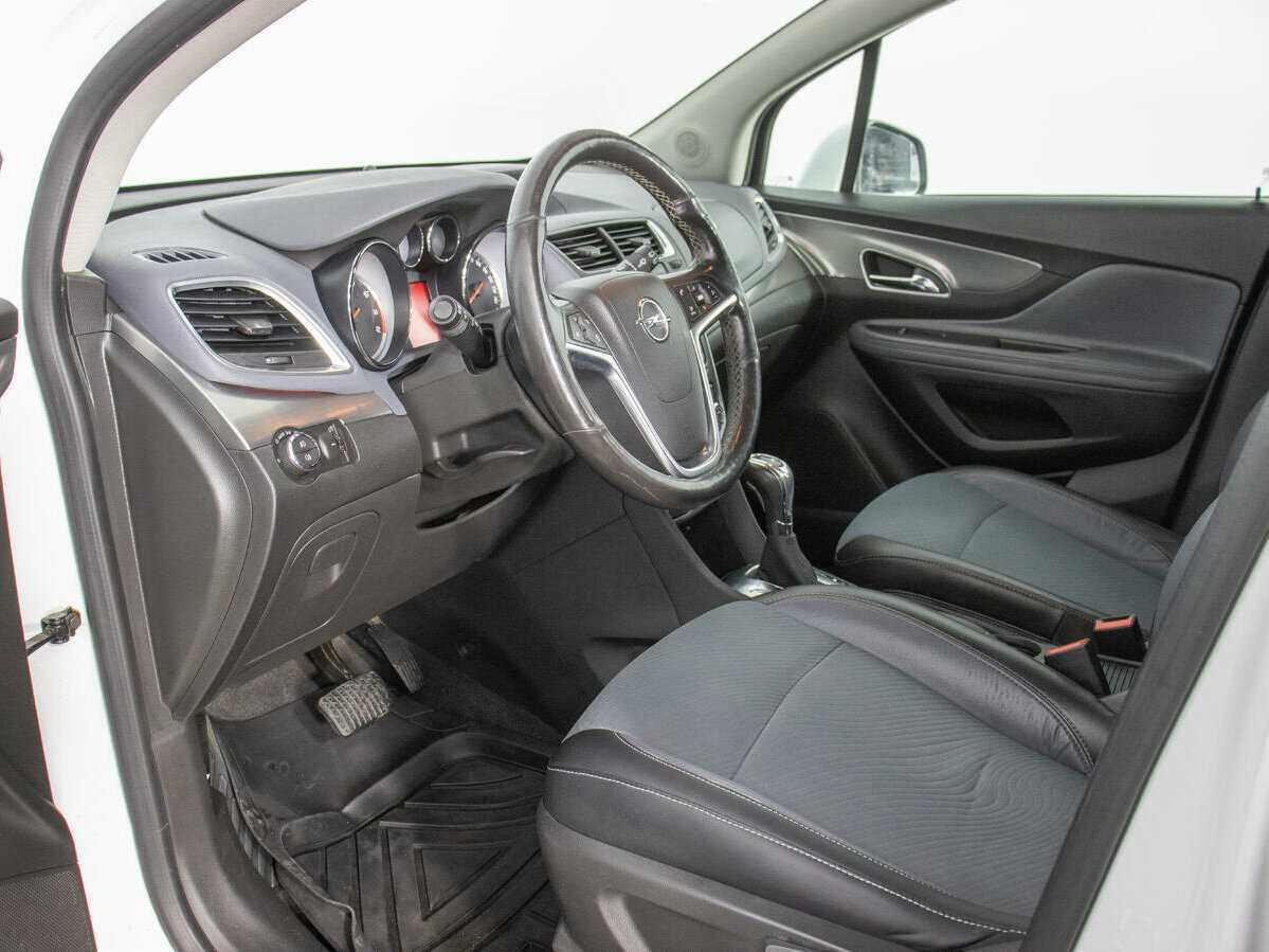 Opel Mokka с пробегом — 2013 год. Фото: #9