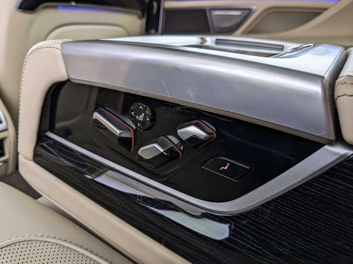 BMW 7 серии с пробегом — 2021 год. Фото: #21