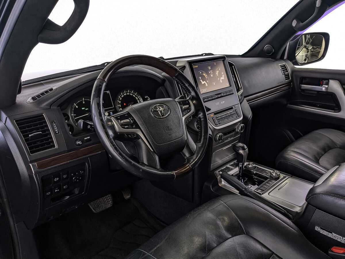 Toyota Land Cruiser с пробегом — 2016 год. Фото: #13