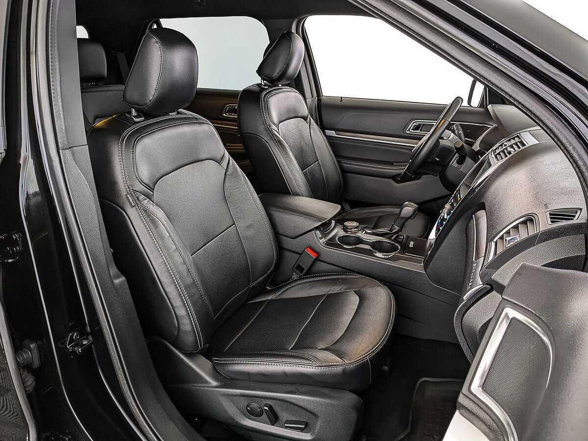 Ford Explorer с пробегом — 2019 год. Фото: #23