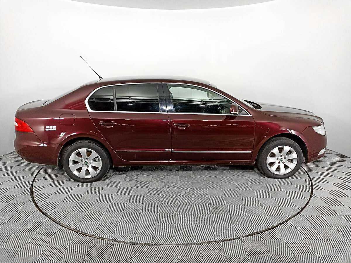Skoda Superb с пробегом — 2009 год. Фото: #3