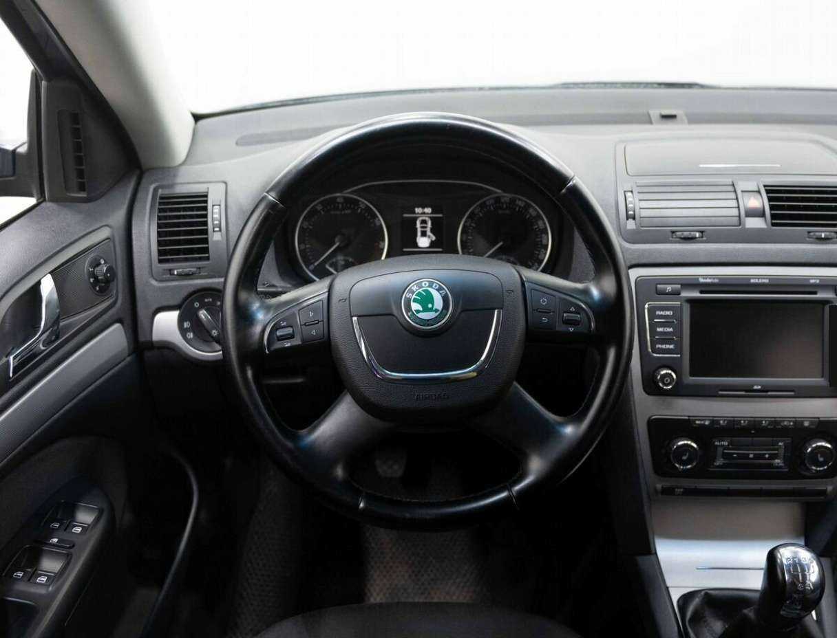 Skoda Octavia с пробегом — 2010 год. Фото: #13