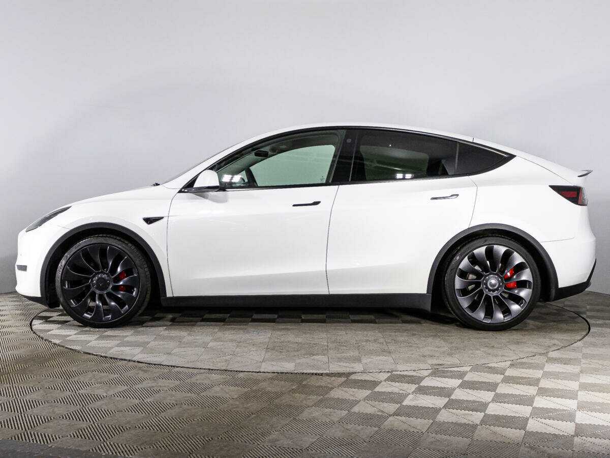 Tesla Model Y с пробегом — 2022 год. Фото: #7